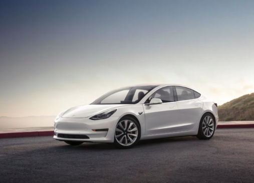 买进口版的要哭了 特斯拉Model 3长续航版上市，售价33.905万-擎动 - 玩转“汽车+”！